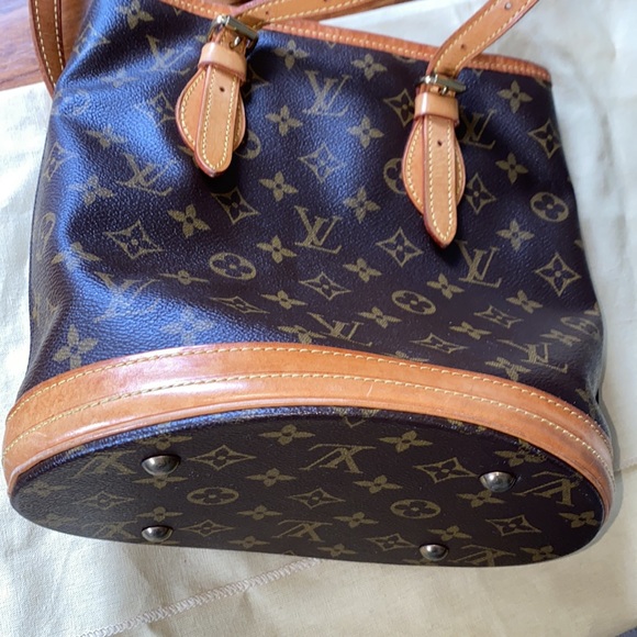Louis Vuitton petite bucket bag - Picture 13 of 16